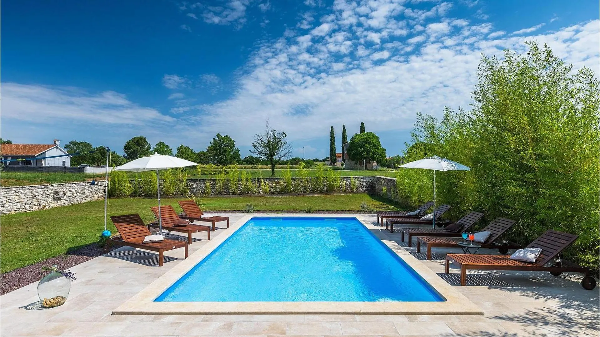 רוביני Villa Nino 0*,  קרואטיה
